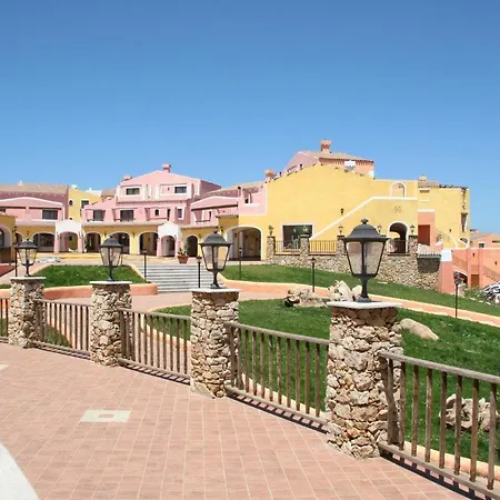 2 Bedroom Lovely In Punta Su Turrione *